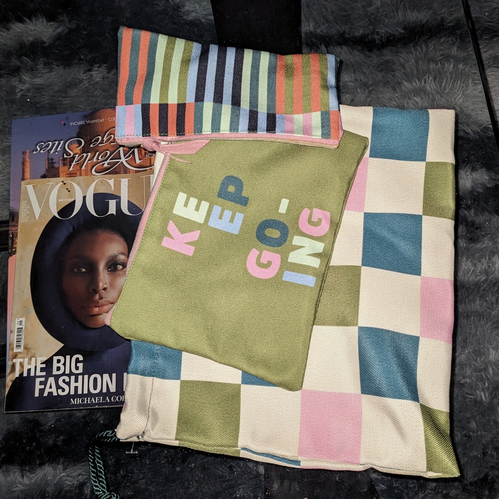"Keep Going" Checkered Tote with Matching Pouch 3 Pieces
